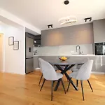 New! Jolie In - With Free Parking And Terrace! * Задар