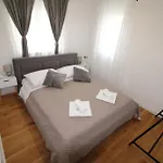 Апартаменты New! Jolie In - With Free Parking And Terrace!