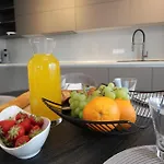 New! Jolie In - With Free Parking And Terrace! Апартаменты