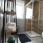 New! Jolie In - With Free Parking And Terrace! Апартаменты *