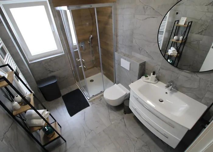 New! Jolie In - With Free Parking And Terrace! Задар