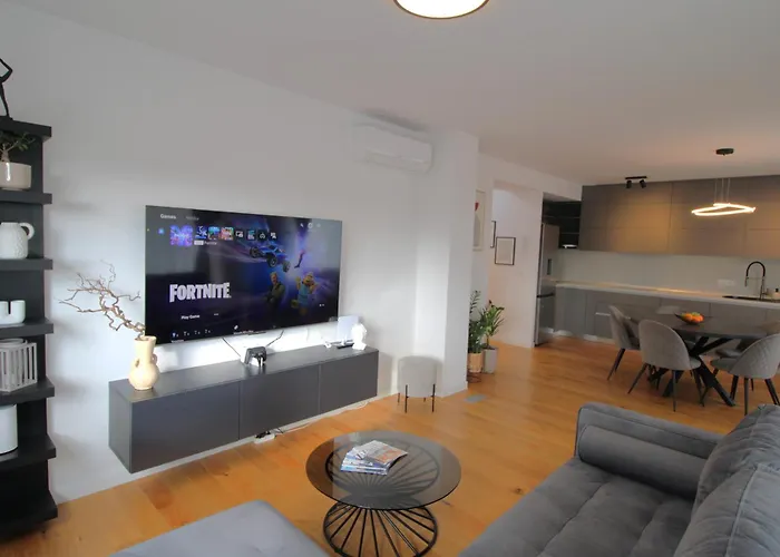 New! Jolie In - With Free Parking And Terrace! Задар