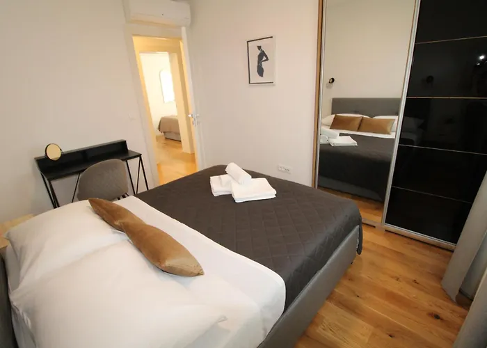 Апартаменты New! Jolie In - With Free Parking And Terrace!