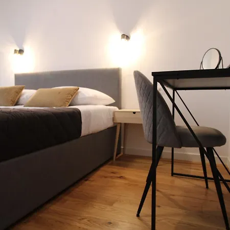 New! Jolie In - With Free Parking And Terrace! Apartment *