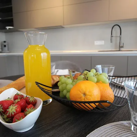 New! Jolie In - With Free Parking And Terrace! Appartement
