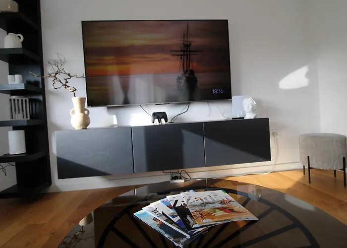 New! Jolie In - With Free Parking And Terrace! *