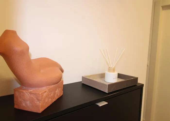 New! Jolie In - With Free Parking And Terrace!