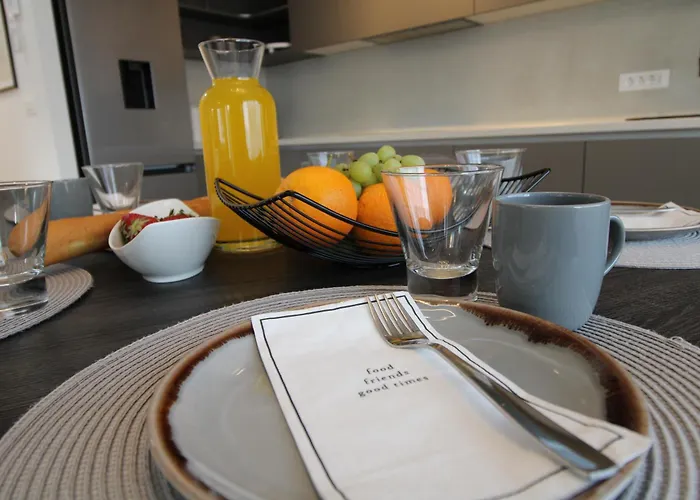 New! Jolie In - With Free Parking And Terrace!