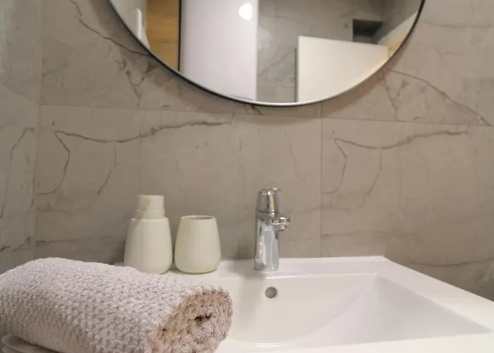 New! Jolie In - With Free Parking And Terrace! Apartman Zára