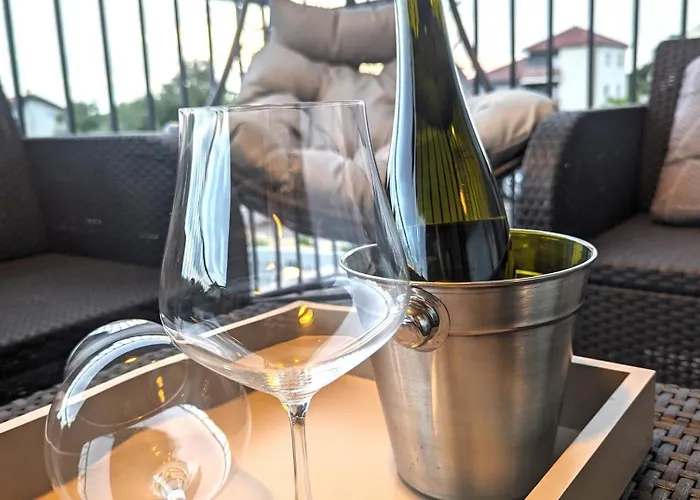 New! Jolie In - With Free Parking And Terrace! Apartman Zára